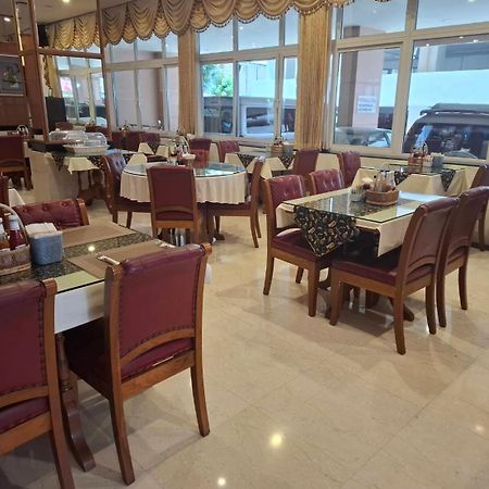 Whitehouse Condotel Паттайя Экстерьер фото